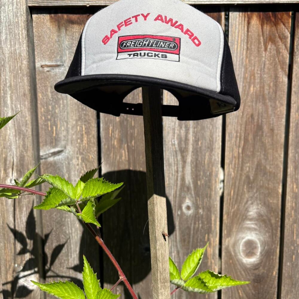 Vintage Freightliner Trucks Safety Snapback Trucker Hat Workwear Cap